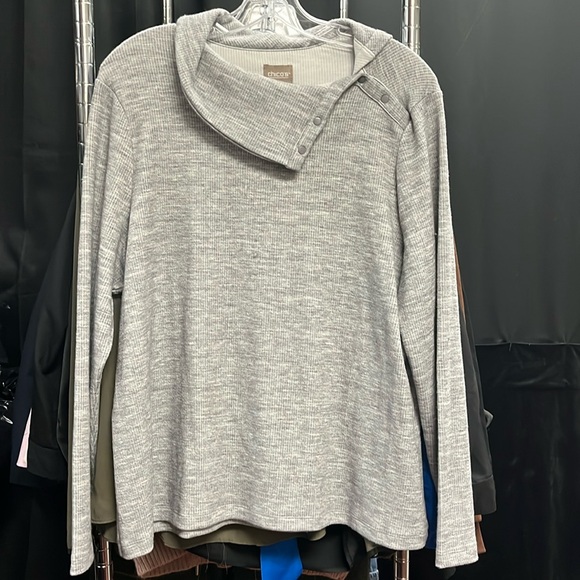 Chico's Tops - Women’s Top size 2